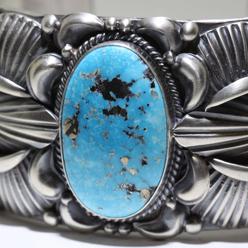 Colossal Vintage Navajo Natural Royston Turquoise M122 Grams Native American Jewelry Silver Bracelet Colossal Vintage Navajo Natural Royston Turquoise M122 Grams Native American Jewelry Silver Bracelet