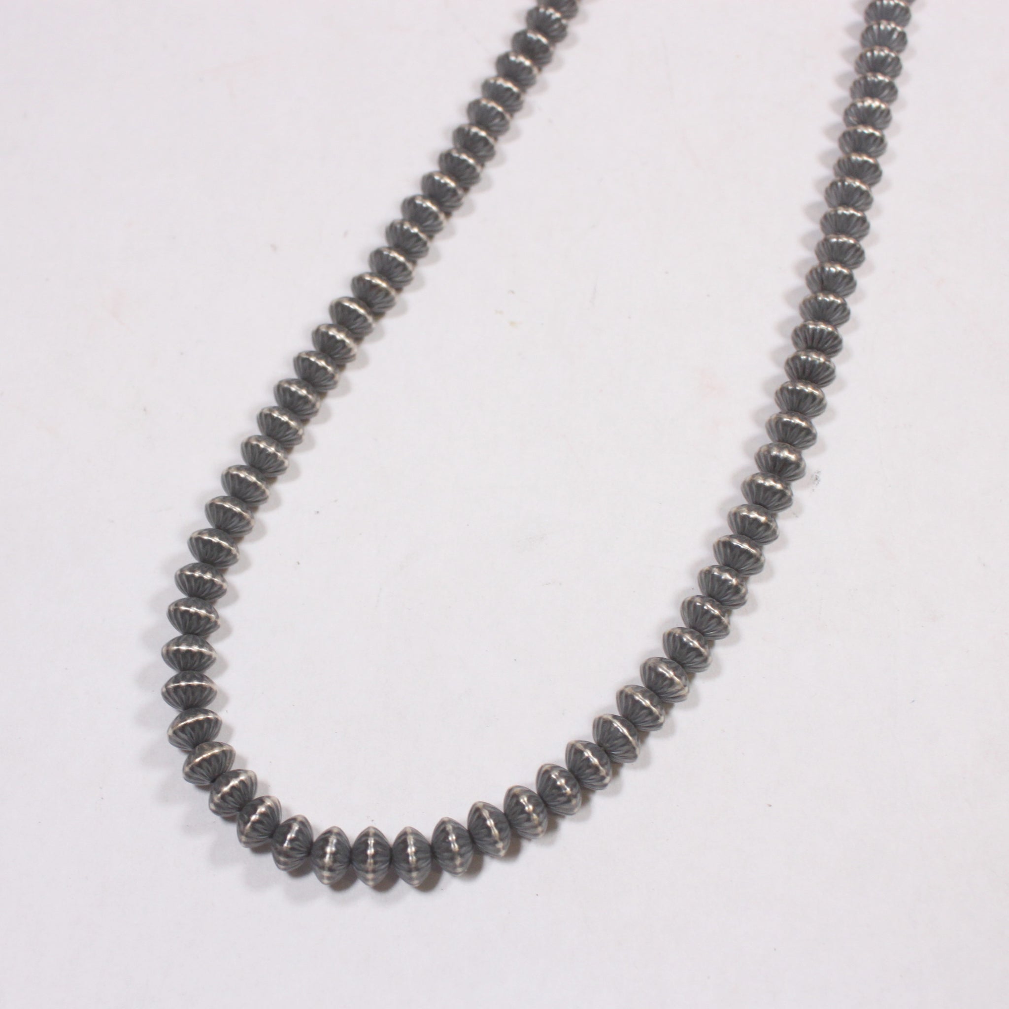 Stamp Navajo Pearls 6mm