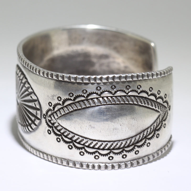Perry Shorty Coin Silverバングル Perry Shorty Coin Silver Cuff - Four Winds Gallery