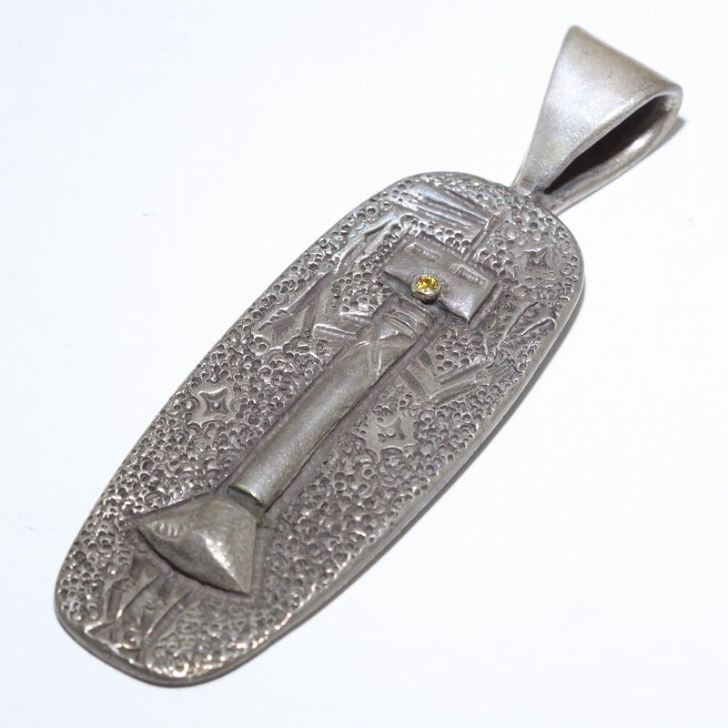 Ingod Yei Pendant with Yellow Diamond