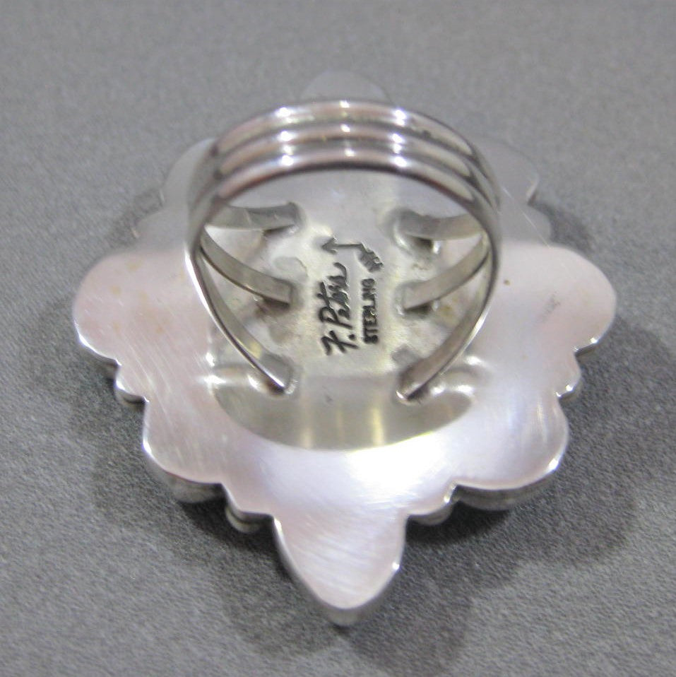 Cluster ring by Fred Peters