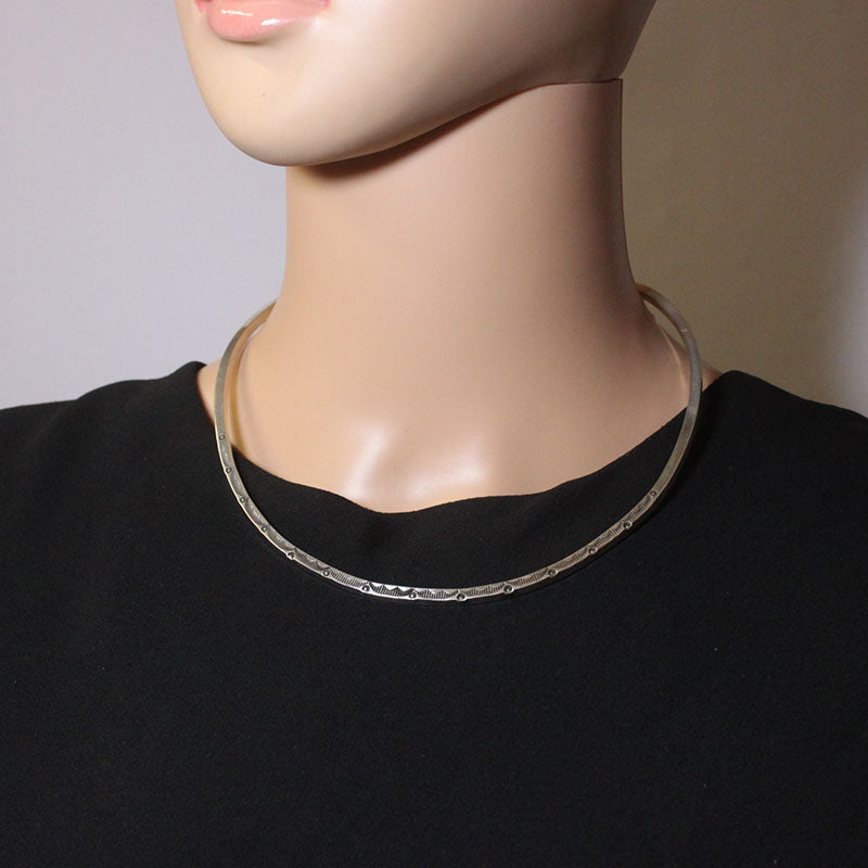 Neckbar by Reva Goodluck