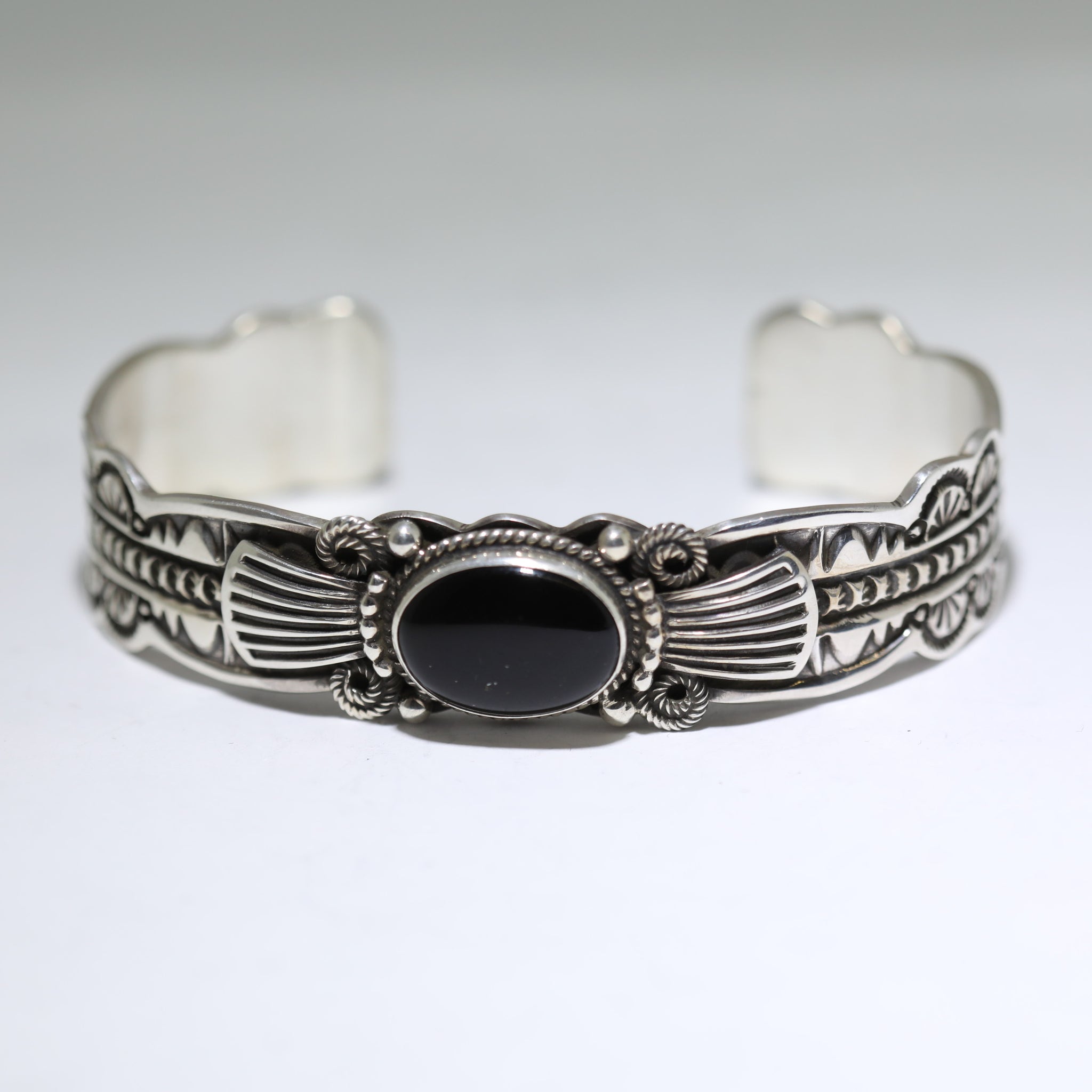 Black onyx Bracelet by Darrell Cadman 5-1/2 – Gallup Trading