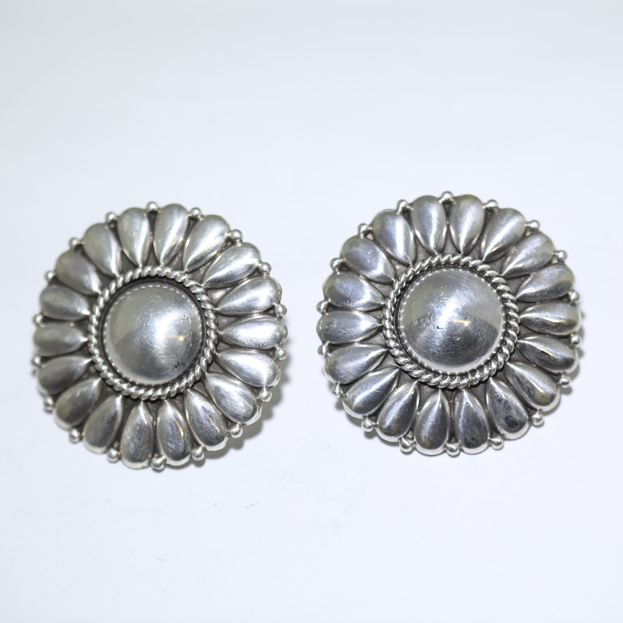 Cluster earring by Thomas Jim – Gallup Trading