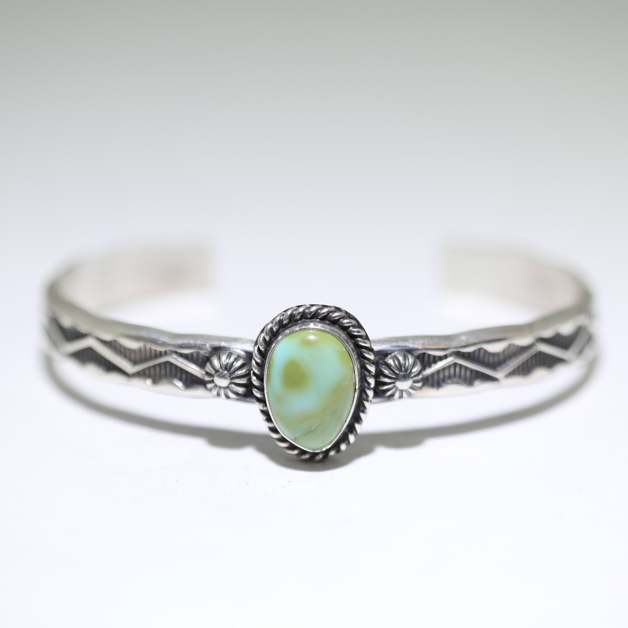 Navajo - Sunshine Reeves – Gallup Trading